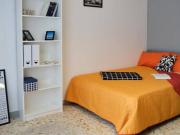 Condiviso/Compagno Di Stanza 4 camere da letto, Naples...