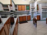 Condiviso/Compagno Di Stanza 4 camere da letto, Naples...