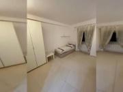 Condiviso/Compagno Di Stanza 4 camere da letto, Naples...