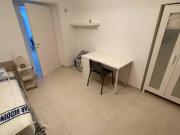 Condiviso/Compagno Di Stanza 4 camere da letto, Naples...