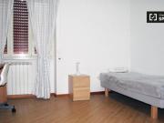 Condiviso/Compagno Di Stanza 4 camere da letto, Rome...