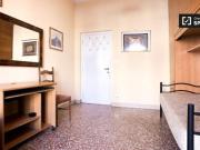 Condiviso/Compagno Di Stanza 4 camere da letto, Rome...