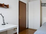 Condiviso/Compagno Di Stanza 5 camere da letto, Milan...