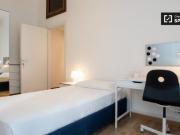Condiviso/Compagno Di Stanza 5 camere da letto, Milan...