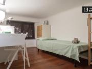 Condiviso/Compagno Di Stanza 5 camere da letto, Milan...