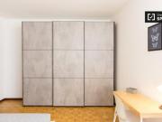 Condiviso/Compagno Di Stanza 5 camere da letto, Milan...