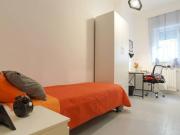 Condiviso/Compagno Di Stanza 5 camere da letto, Naples...