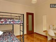 Condiviso/Compagno Di Stanza 6 camere da letto, Milan...