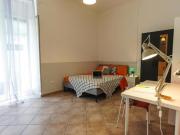 Condiviso/Compagno Di Stanza 6 camere da letto, Naples...