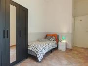 Condiviso/Compagno Di Stanza 6 camere da letto, Naples...