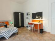 Condiviso/Compagno Di Stanza 6 camere da letto, Naples...