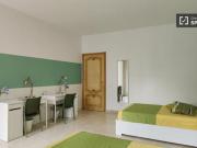 Condiviso/Compagno Di Stanza 7 camere da letto, Milan...