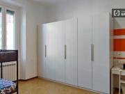 Condiviso/Compagno Di Stanza 7 camere da letto, Milan...