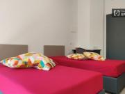 Condiviso/Compagno Di Stanza 8 camere da letto, Milan...