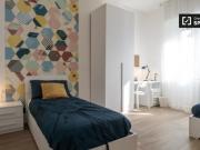 Condiviso/Compagno Di Stanza 8 camere da letto, Milan...