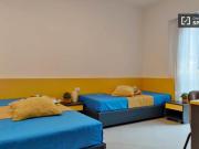 Condiviso/Compagno Di Stanza 9 camere da letto, Milan...