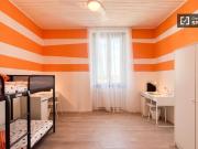 Condiviso/Compagno Di Stanza 9 camere da letto, Milan...