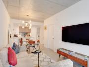 Condo à Louer 38 Rue du Square Sir George Étienne...