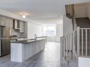 Condo Townhouse For Lease | S9052425