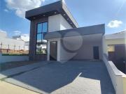 Casa à venda com 3 quartos, sendo 3 suítes, no...