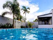 Casa à venda com 3 quartos, sendo 2 suítes, no...