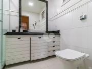 Condominio Crystal Lake. Linda Casa Triplex reformada e...