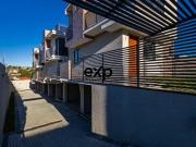 CONDOMÍNIO FECHADO 3 VAGAS DE GARAGEM