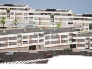 Condomínio fechado, com piscina, ginásio e zonas verdes