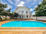 Condomínio Jardim Botânico VI | Casa 5 Quartos sendo 3...