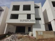 Condomínio Privado de 5 Moradias Contemporâneas em Mafra