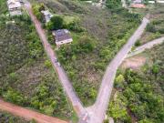 CONDOMÍNIO VERDE – LOTE DE ESQUINA, ESCRITURADO – JARDIM...