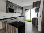 Confort Venta de Casa de 1 Nivel en Parque...