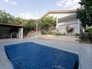 Agradável casa tipo para venda em Três Montanhas com 5...