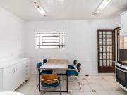 Confortável casa tipo para venda em Vila Romana com 2...