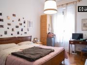 Confortevole camera in affitto in appartamento con 3...
