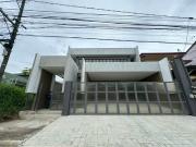 H House • Modernist Concrete Residence in QC • 4BR • 4...