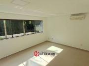 Conj. Comercial / Sala para Locação em Balneário...