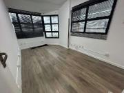 Conj. Comercial / Sala para Locação em Santos/SP...