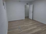 Conj. Comercial / Sala para Locação em Taboão da...