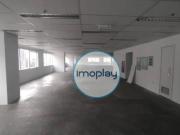Conjunto comercial com 1024m² vão livre, com piso...