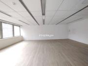 Conjunto comercial com 130m² vão livre, com piso...
