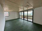 Conjunto comercial com 320m²