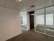 Conjunto Comercial para aluguel tem 132 metros quadrados...