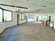 Conjunto de 240 metros, 6 vagas, tudo em vão livre...