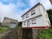 Conjunto de: casa, nave y finca en venta en Mallou, Carnota