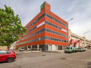 Conjunto de oficinas, locales y garajes en C/ Mario...