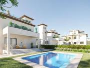 Chalet independiente a la venta en La Marina. 410m² La...