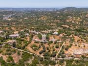 Considerável pedaço de terreno para desenvolvimento, com...