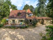 Construite dans le style Périgourdin située au coeur...