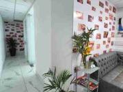 Consultorios que comparten sala de espera y recepción,...